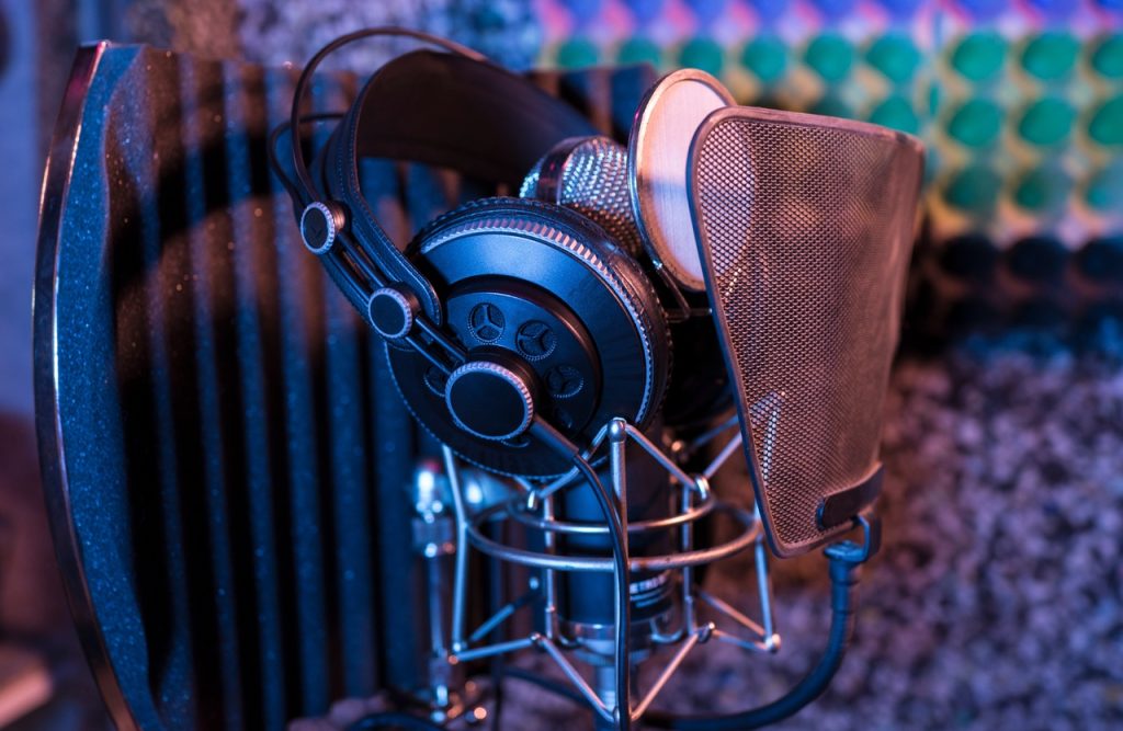 英语稿件录音服务：正规稿件录音翻译公司哪家好？